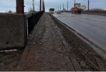 Фото - Определён подрядчик по ремонту тротуаров на новгородском путепроводе у «Деки»