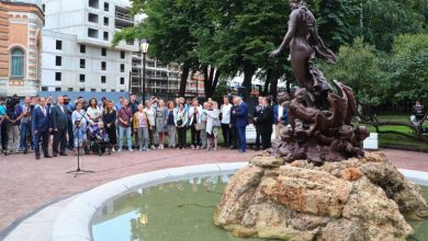 Фото - В петербургский сад Сан-Галли вернулась скульптурная группа фонтана «Рождение Афродиты»