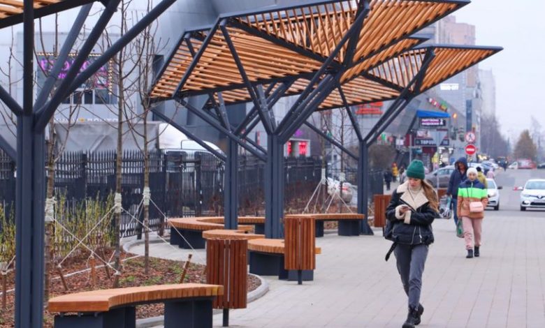 Фото - У станции метро «Озерки» открыто благоустроенное общественное пространство